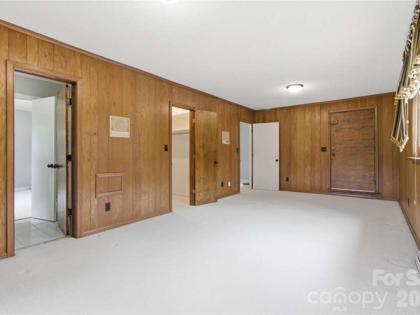 938 Sandswood Drive, Gastonia, NC 28054.  MLS# CAR4391359, YatesRealty ID 7477. 