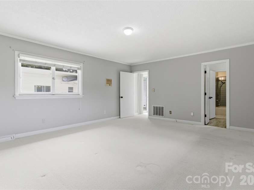 938 Sandswood Drive, Gastonia, NC 28054.  MLS# CAR4391359, YatesRealty ID 7477. 