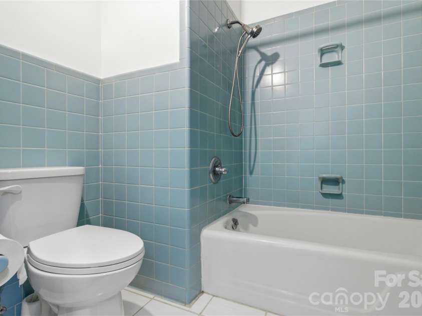 938 Sandswood Drive, Gastonia, NC 28054.  MLS# CAR4391359, YatesRealty ID 7477. 
