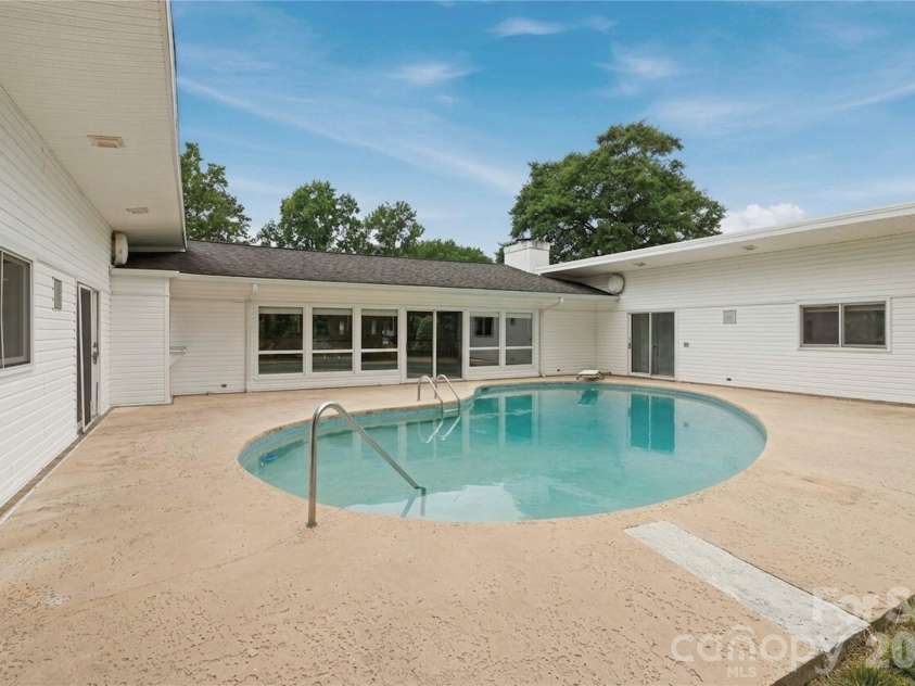 938 Sandswood Drive, Gastonia, NC 28054.  MLS# CAR4391359, YatesRealty ID 7477. 