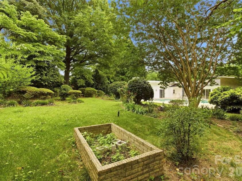 938 Sandswood Drive, Gastonia, NC 28054.  MLS# CAR4391359, YatesRealty ID 7477. 