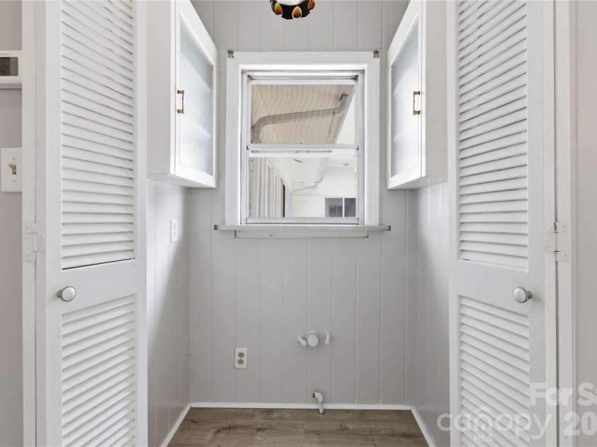 938 Sandswood Drive, Gastonia, NC 28054.  MLS# CAR4391359, YatesRealty ID 7477. Serving Window