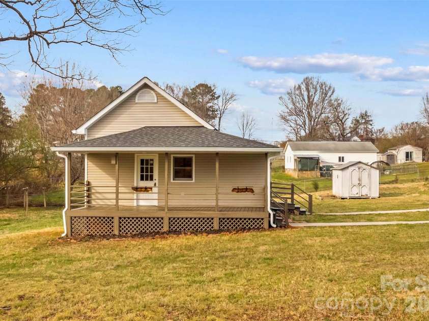 126 Thomas Street, Troutman, NC 28166.  MLS# CAR4355493, YatesRealty ID 7478. 