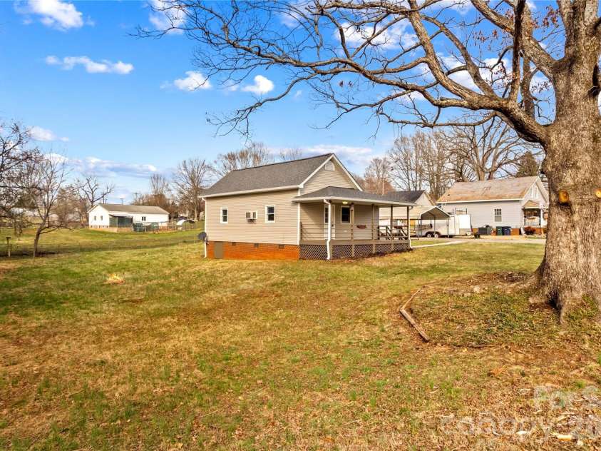 126 Thomas Street, Troutman, NC 28166.  MLS# CAR4355493, YatesRealty ID 7478. 