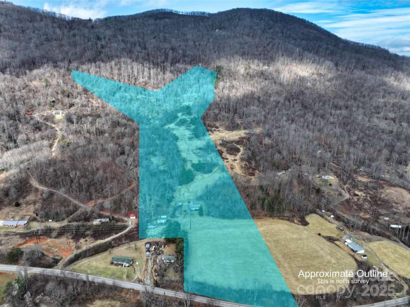 1567 Newfound Road, Leicester, NC 28748.  MLS# CAR4214973, YatesRealty ID 7479. Approximate boundary