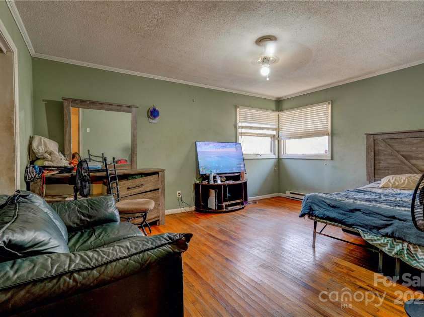 1900 Dixon Boulevard, Shelby, NC 28152.  MLS# CAR4215969, YatesRealty ID 748. Bedroom