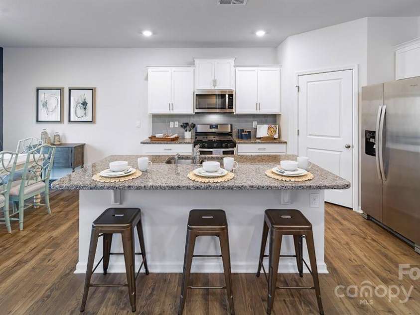 119 Meadow View Drive, Statesville, NC 28677.  MLS# CAR4224671, YatesRealty ID 7482. 