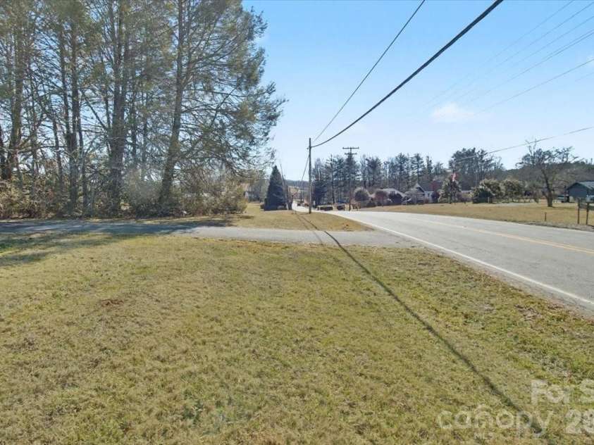 297 Banner Farm Road, Mills River, NC 28759.  MLS# CAR4346676, YatesRealty ID 7482. 