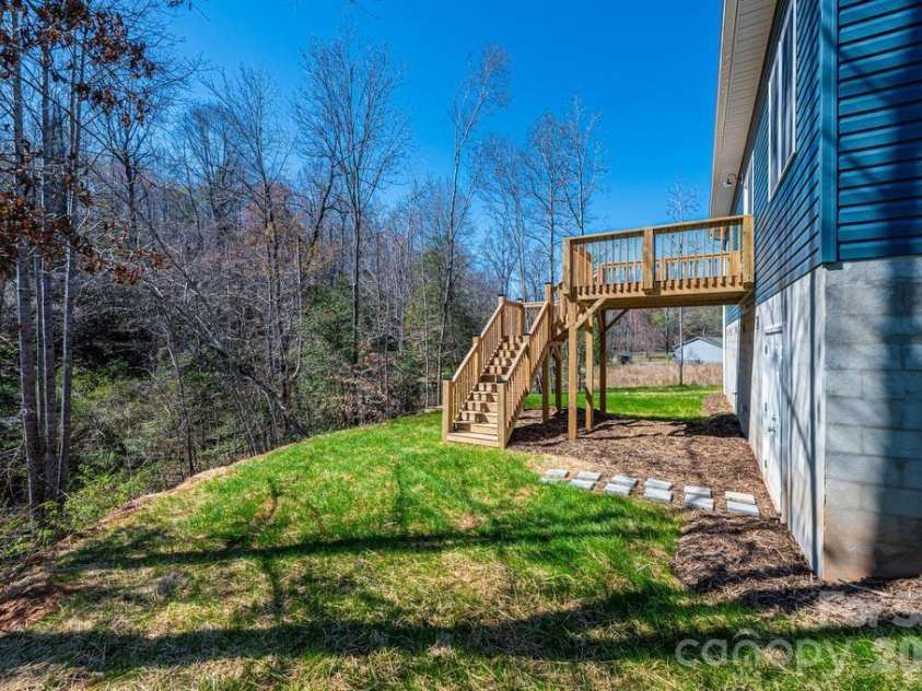 1314 39th Street Circle, Hickory, NC 28602.  MLS# CAR4335784, YatesRealty ID 7485. 