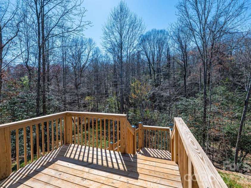 1314 39th Street Circle, Hickory, NC 28602.  MLS# CAR4335784, YatesRealty ID 7485. 