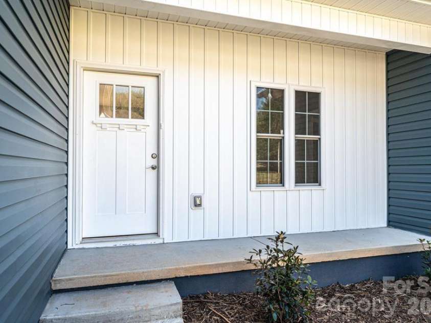 1314 39th Street Circle, Hickory, NC 28602.  MLS# CAR4335784, YatesRealty ID 7485. 