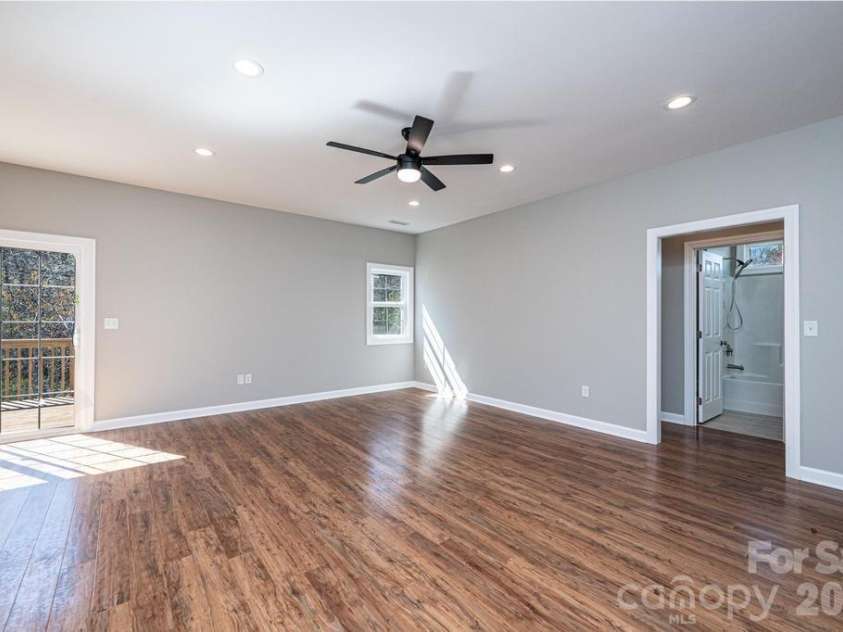 1314 39th Street Circle, Hickory, NC 28602.  MLS# CAR4335784, YatesRealty ID 7485. 
