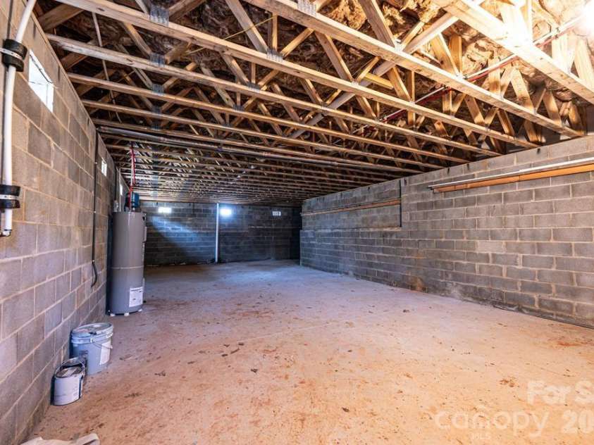 1314 39th Street Circle, Hickory, NC 28602.  MLS# CAR4335784, YatesRealty ID 7485. 