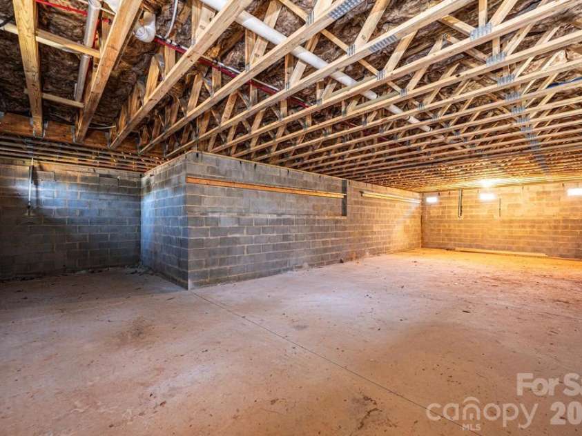 1314 39th Street Circle, Hickory, NC 28602.  MLS# CAR4335784, YatesRealty ID 7485. 