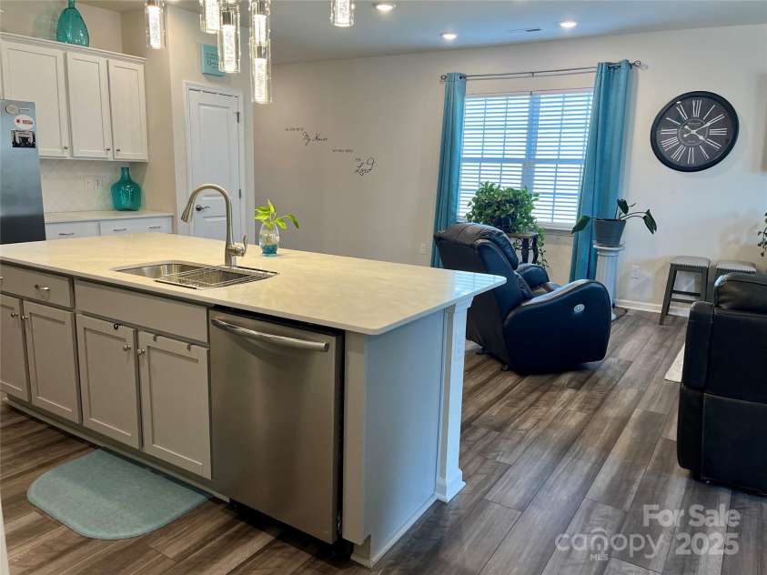 127 Olive Tea Lane, Statesville, NC 28625.  MLS# CAR4238188, YatesRealty ID 7486. Oversized island with apron sink