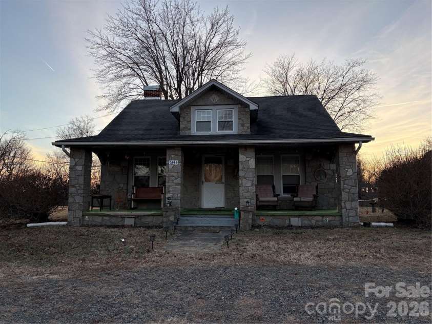 8144 none Highway, Reidsville, NC 27320.  MLS# CAR4340719, YatesRealty ID 7486. 