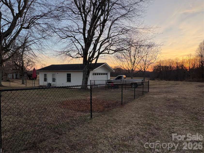 8144 none Highway, Reidsville, NC 27320.  MLS# CAR4340719, YatesRealty ID 7486. 