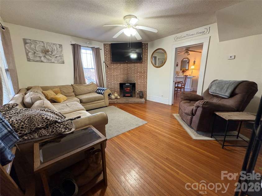8144 none Highway, Reidsville, NC 27320.  MLS# CAR4340719, YatesRealty ID 7486. 