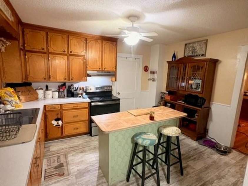 8144 none Highway, Reidsville, NC 27320.  MLS# CAR4340719, YatesRealty ID 7486. 