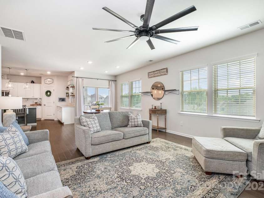 17502 Snug Harbor Road, Charlotte, NC 28278.  MLS# CAR4247407, YatesRealty ID 7488. 