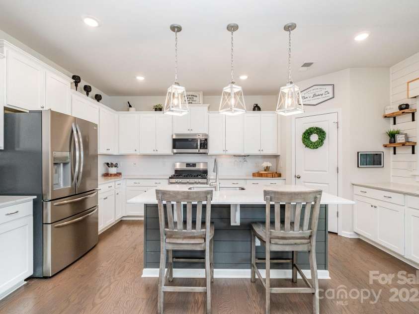 17502 Snug Harbor Road, Charlotte, NC 28278.  MLS# CAR4247407, YatesRealty ID 7488. 