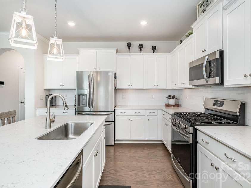 17502 Snug Harbor Road, Charlotte, NC 28278.  MLS# CAR4247407, YatesRealty ID 7488. 