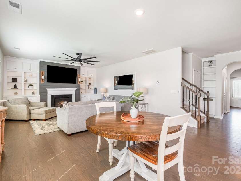 17502 Snug Harbor Road, Charlotte, NC 28278.  MLS# CAR4247407, YatesRealty ID 7488. 