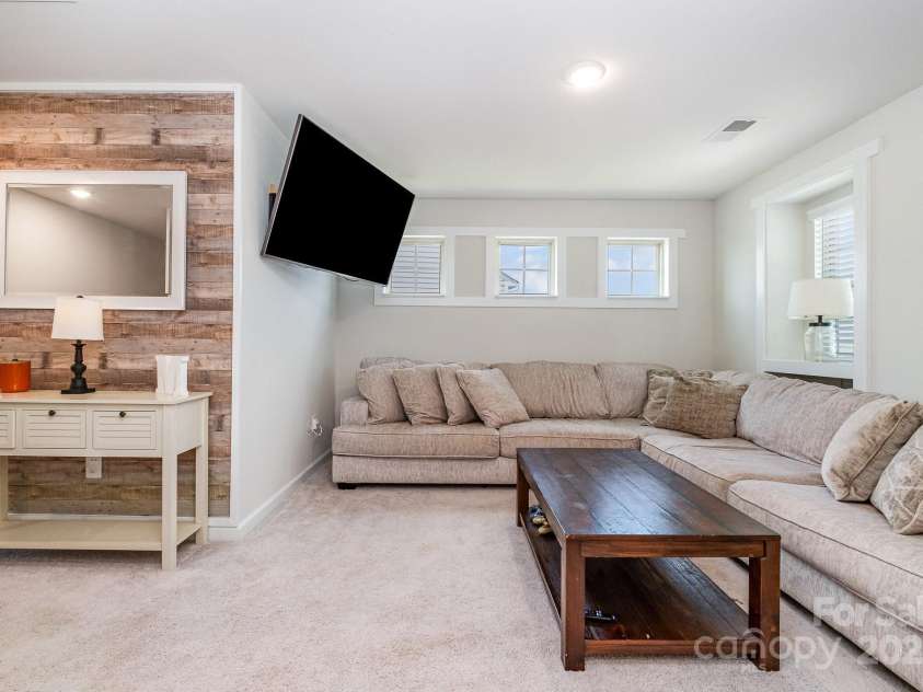 17502 Snug Harbor Road, Charlotte, NC 28278.  MLS# CAR4247407, YatesRealty ID 7488. 