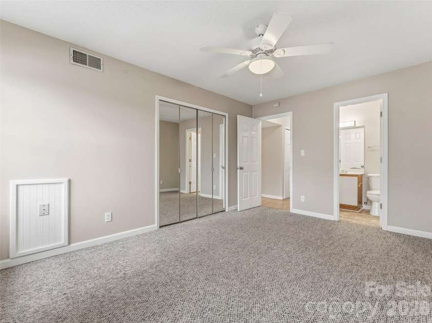 102 Abbey Circle, Asheville, NC 28805.  MLS# CAR4328206, YatesRealty ID 749. 