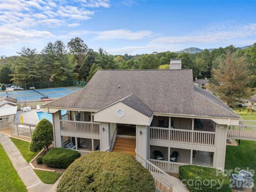 102 Abbey Circle, Asheville, NC 28805.  MLS# CAR4328206, YatesRealty ID 749. Clubhouse