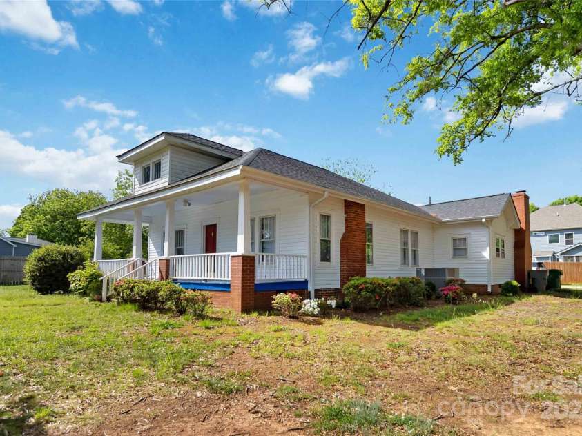 6037 pleasant grove Road, Charlotte, NC 28216.  MLS# CAR4217156, YatesRealty ID 749. 