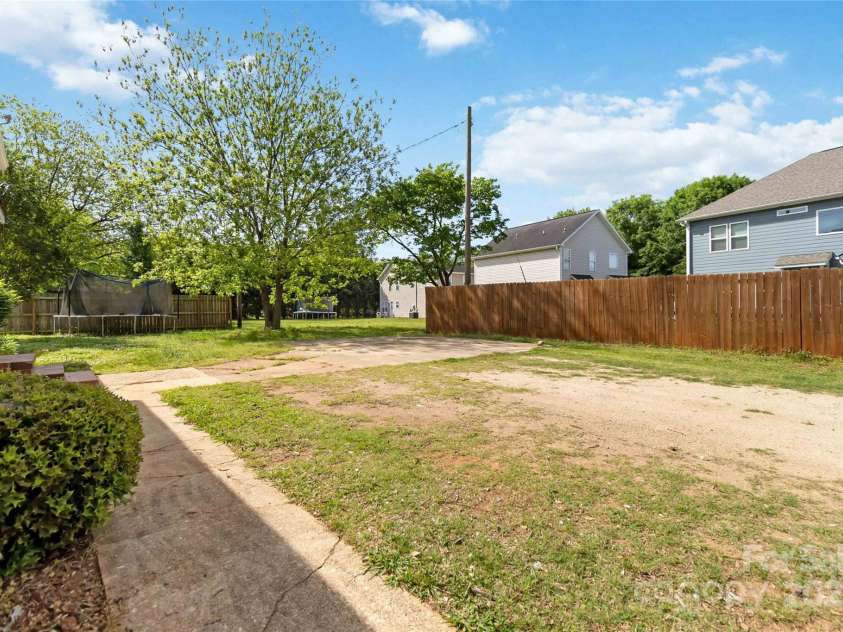 6037 pleasant grove Road, Charlotte, NC 28216.  MLS# CAR4217156, YatesRealty ID 749. 