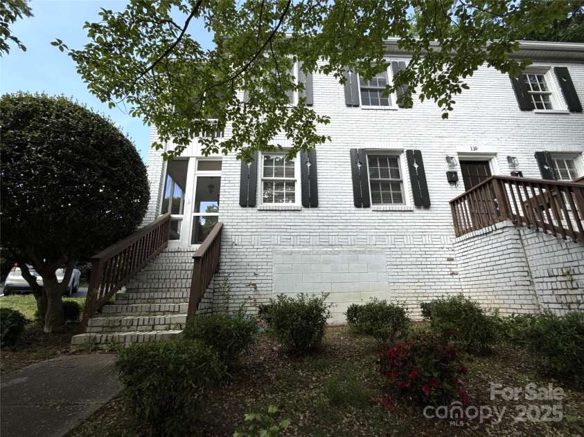 119 Laurel Avenue, Charlotte, NC 28207.  MLS# CAR4249537, YatesRealty ID 7490. 