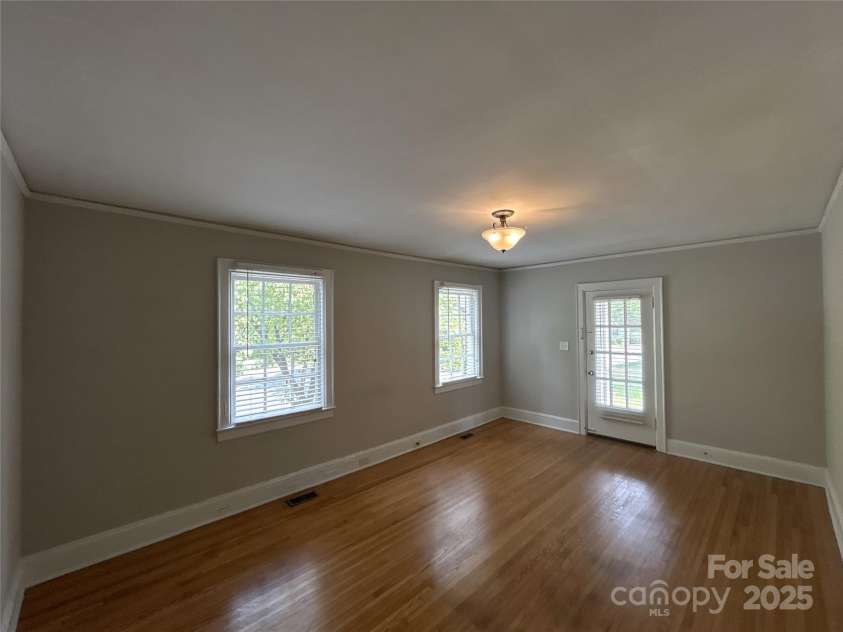 119 Laurel Avenue, Charlotte, NC 28207.  MLS# CAR4249537, YatesRealty ID 7490. 