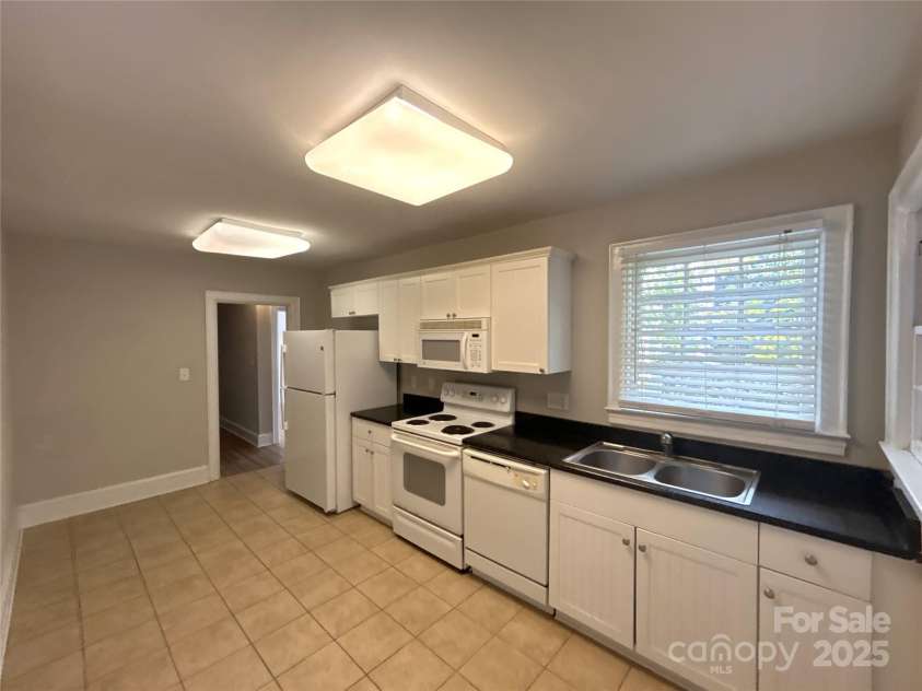 119 Laurel Avenue, Charlotte, NC 28207.  MLS# CAR4249537, YatesRealty ID 7490. 