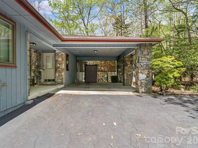 101 Sali Court, Brevard, NC 28712.  MLS# CAR4357158, YatesRealty ID 7491. 
