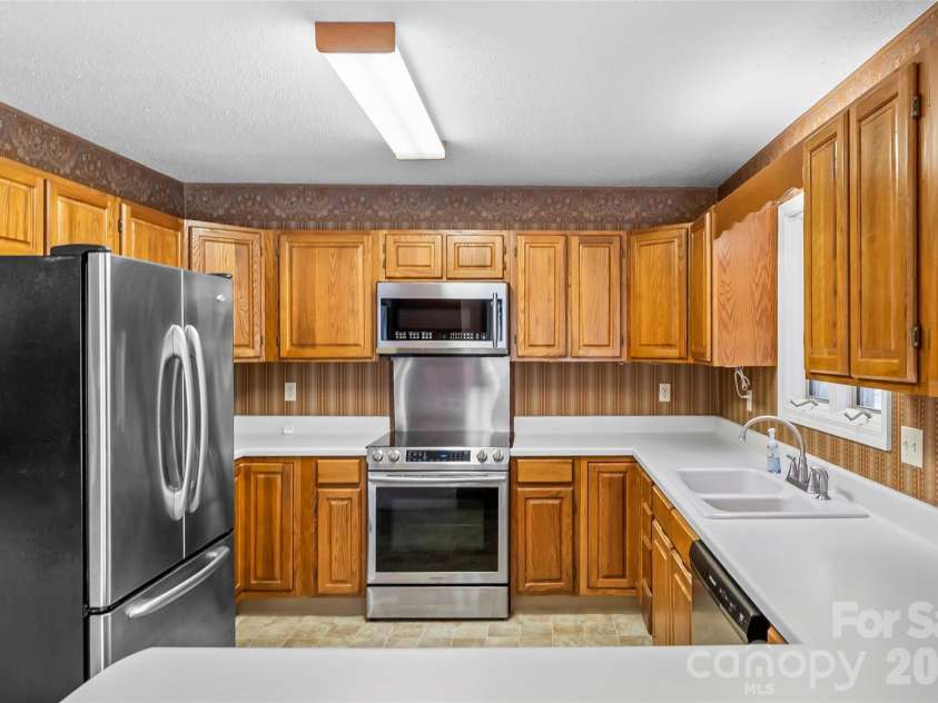 101 Sali Court, Brevard, NC 28712.  MLS# CAR4357158, YatesRealty ID 7491. 