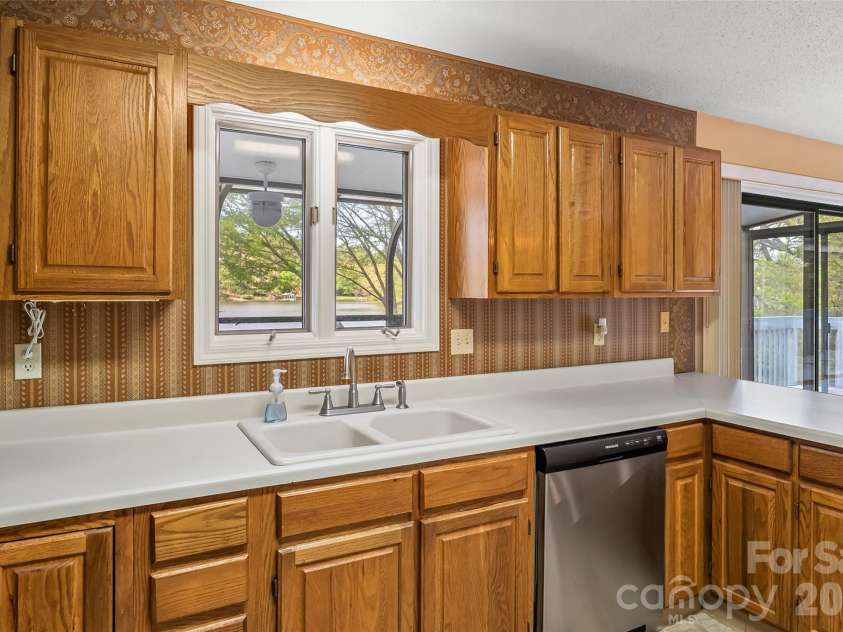 101 Sali Court, Brevard, NC 28712.  MLS# CAR4357158, YatesRealty ID 7491. 