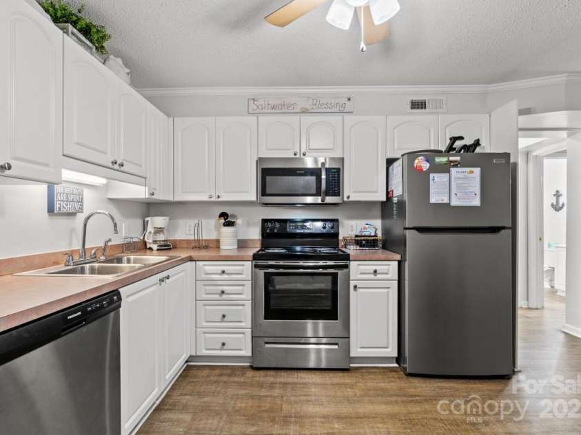 5600 Ocean Boulevard, North Myrtle Beach, SC 29582.  MLS# CAR4248025, YatesRealty ID 7491. 