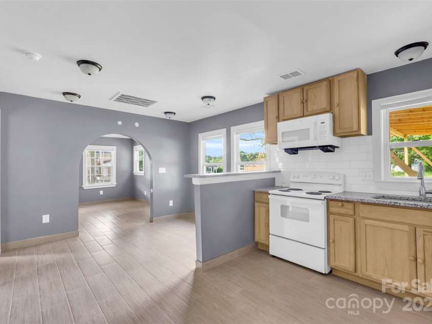 319 Hetty Hill Street, Gaffney, SC 29340.  MLS# CAR4248374, YatesRealty ID 7492. 