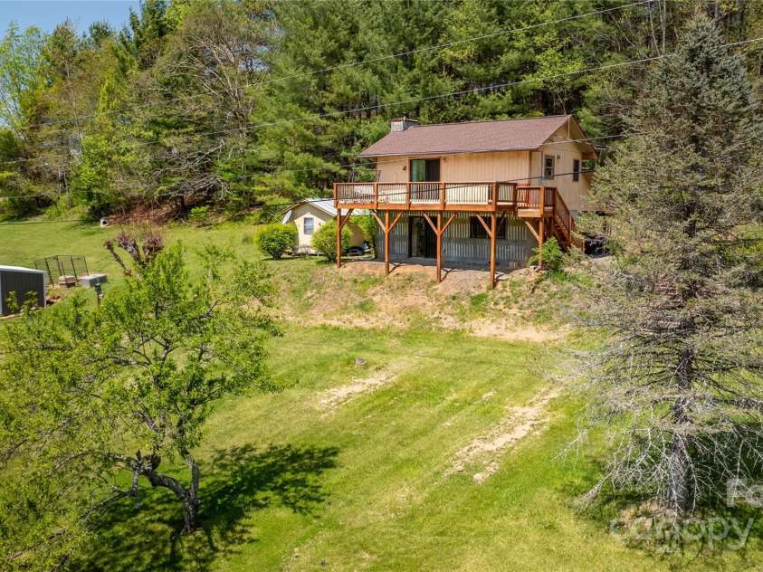 21 Barkers Lane, Clyde, NC 28721.  MLS# CAR4248237, YatesRealty ID 7493. 