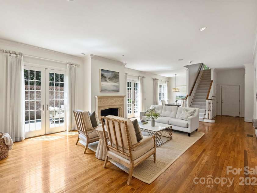 4020 Barclay Downs Drive, Charlotte, NC 28209.  MLS# CAR4249767, YatesRealty ID 7494. 