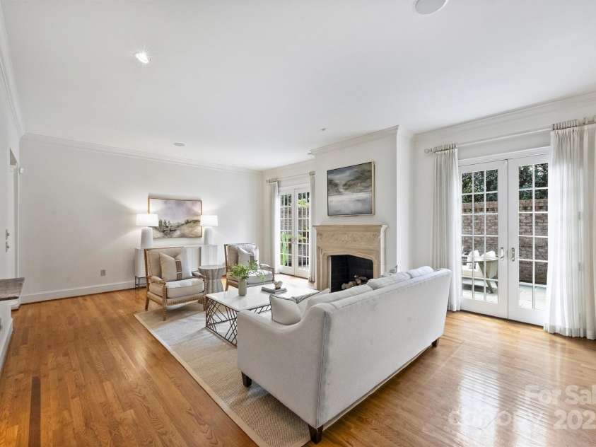 4020 Barclay Downs Drive, Charlotte, NC 28209.  MLS# CAR4249767, YatesRealty ID 7494. 