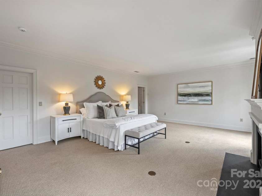 4020 Barclay Downs Drive, Charlotte, NC 28209.  MLS# CAR4249767, YatesRealty ID 7494. 