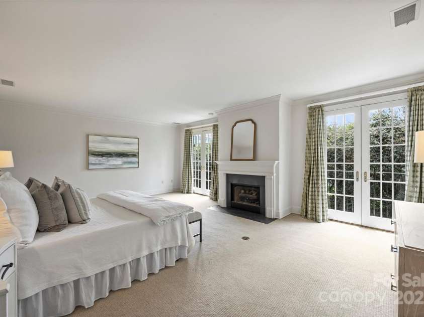 4020 Barclay Downs Drive, Charlotte, NC 28209.  MLS# CAR4249767, YatesRealty ID 7494. 