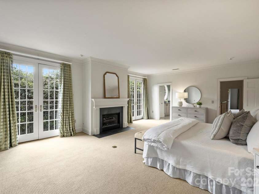 4020 Barclay Downs Drive, Charlotte, NC 28209.  MLS# CAR4249767, YatesRealty ID 7494. 