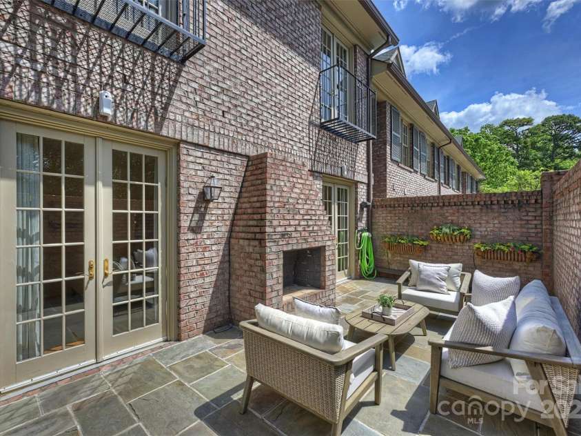 4020 Barclay Downs Drive, Charlotte, NC 28209.  MLS# CAR4249767, YatesRealty ID 7494. 