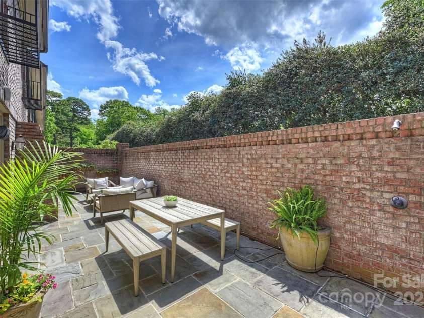 4020 Barclay Downs Drive, Charlotte, NC 28209.  MLS# CAR4249767, YatesRealty ID 7494. 