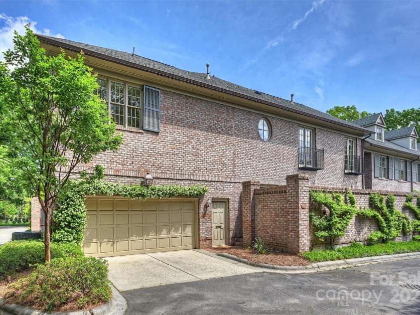 4020 Barclay Downs Drive, Charlotte, NC 28209.  MLS# CAR4249767, YatesRealty ID 7494. 