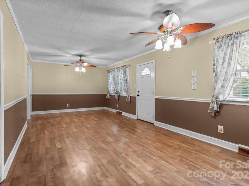 394 Efird Street, Gastonia, NC 28054.  MLS# CAR4242731, YatesRealty ID 7495. 